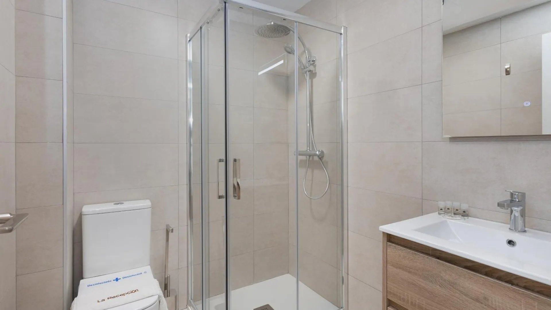 Urban Comfort - Pool & Parking Málaga Daire