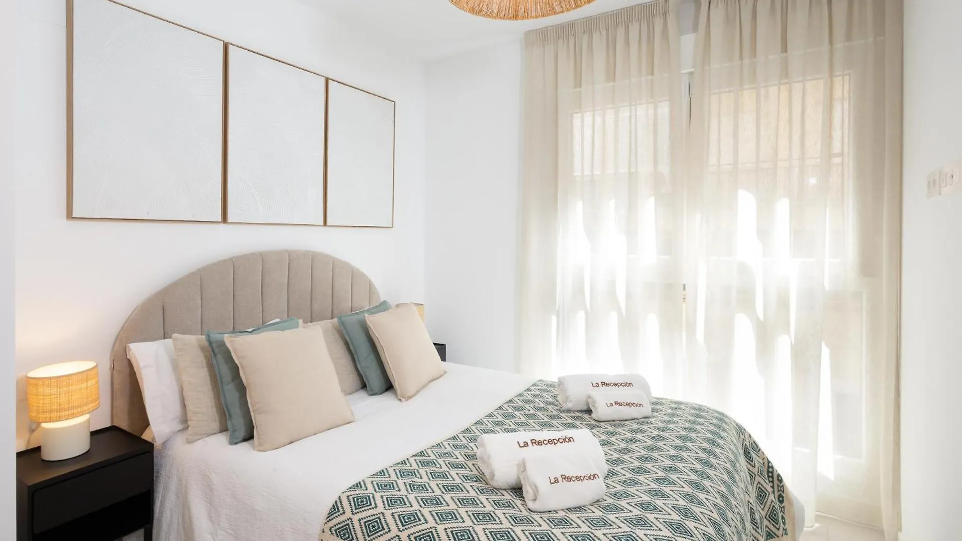 Urban Comfort - Pool & Parking Málaga Apartamento